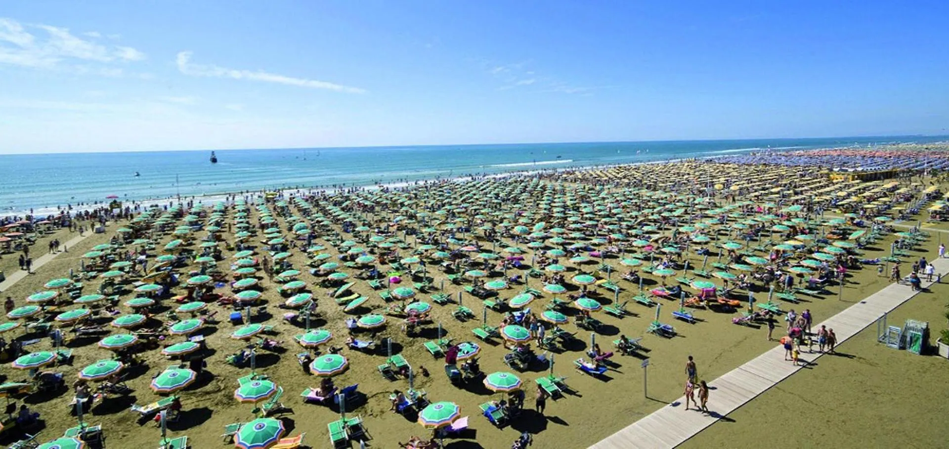 Charming Flat With A Big Terrace - Beahost Apartment Bibione Italy